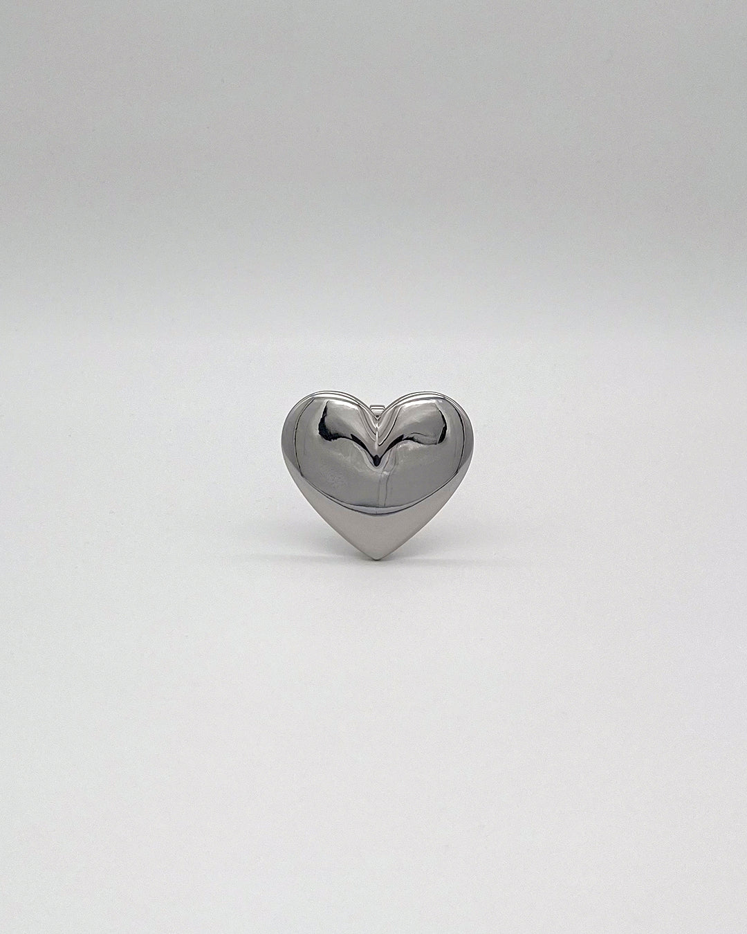 SPINNABLE HEART BUCKLE